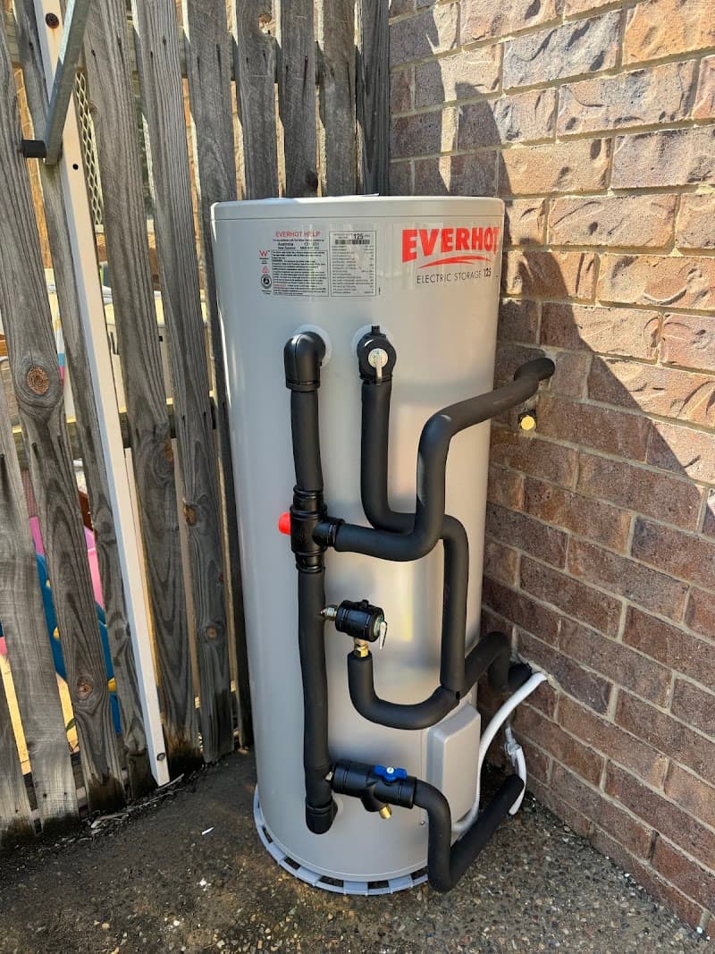 Inflo Plumbing and Maintenance Pty Ltd plumber work in Greenslopes