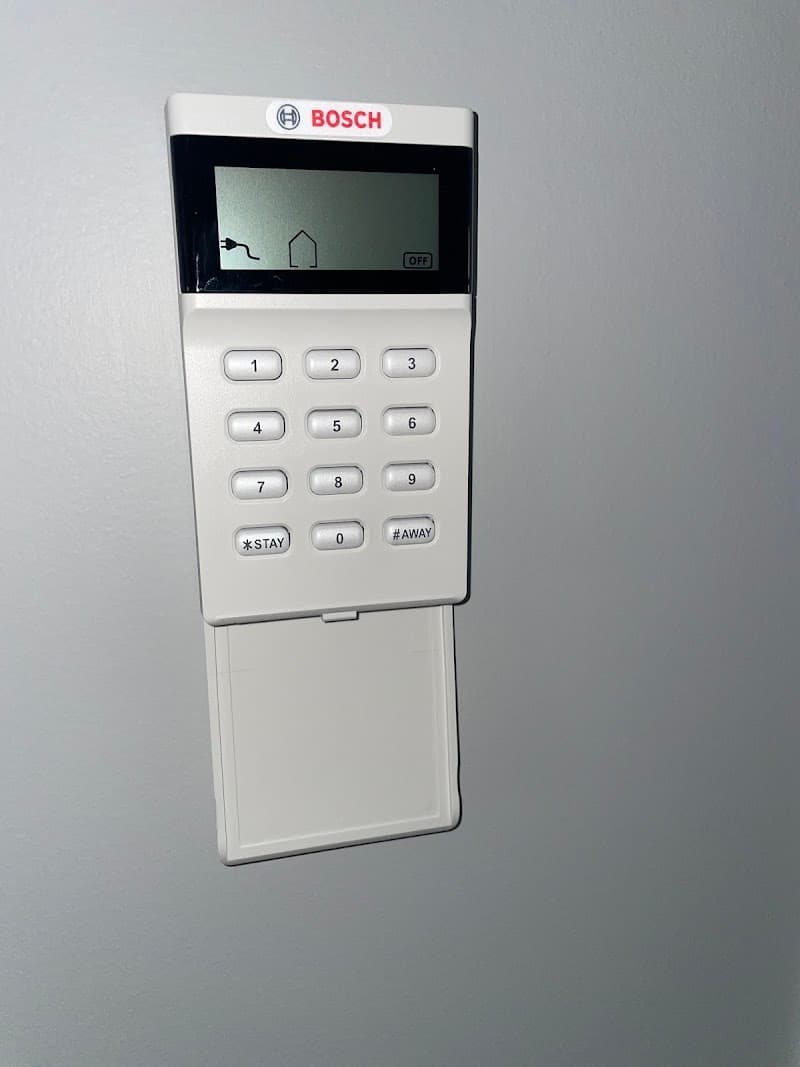 Instant Security security & cctv work in Seventeen Mile Rocks