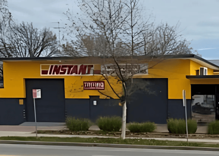 Instant Windscreens Albury-Wodonga - Repairs & Tinting glass & glazier work in Albury