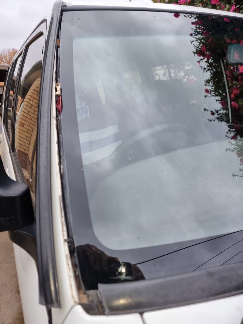 Instant Windscreens Albury-Wodonga - Repairs & Tinting glass & glazier work in Albury