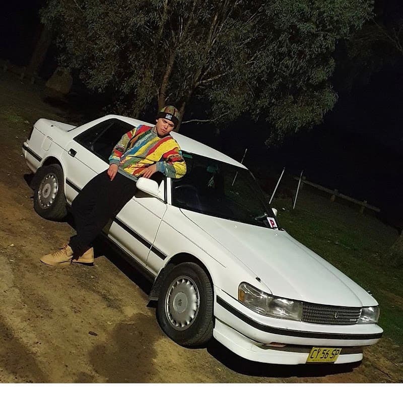 Instant Windscreens Albury-Wodonga - Repairs & Tinting glass & glazier work in Albury