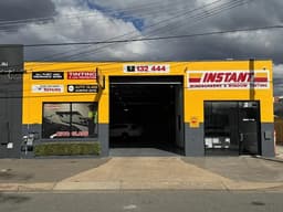 Instant Windscreens Canberra - Repairs & Tinting