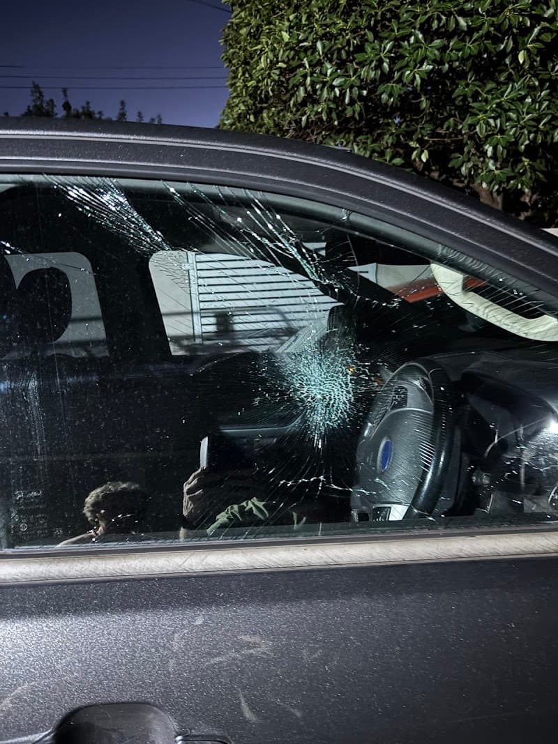 Instant Windscreens Edwardstown - Repairs & Tinting window tinting work in Melrose Park