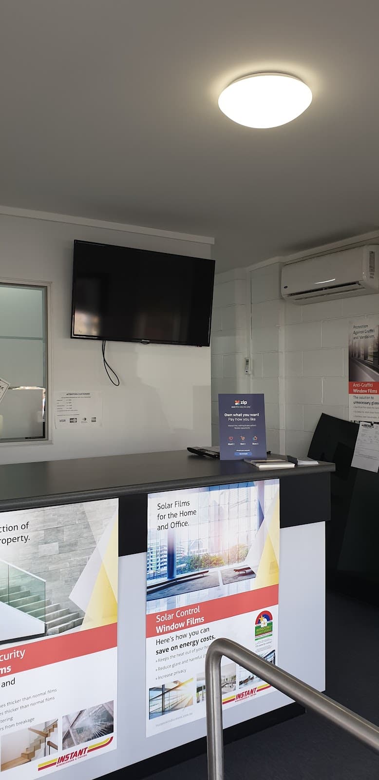 Instant Windscreens Geelong - Repairs & Tinting window tinting work in Belmont