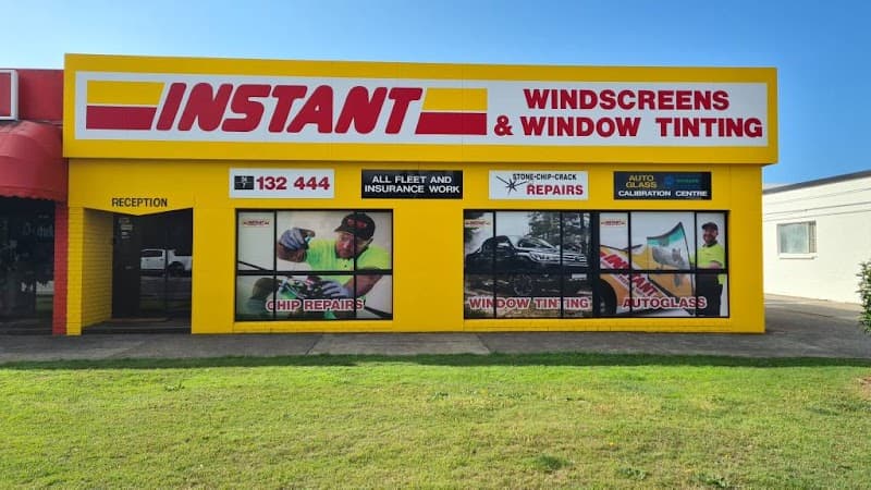 Instant Windscreens Gold Coast - Repairs & Tinting window tinting work in Bundall