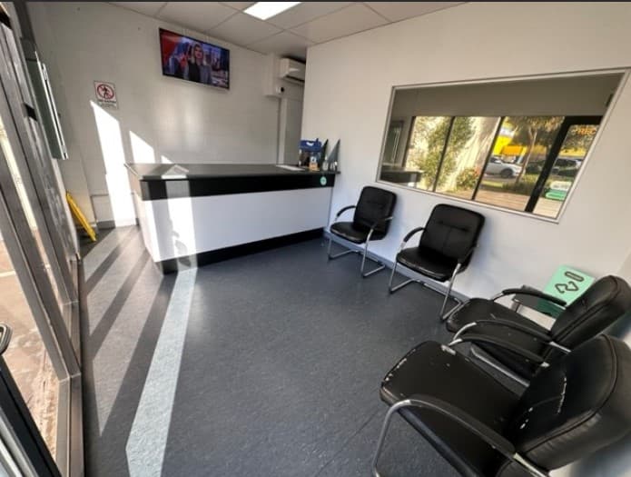Instant Windscreens Maribyrnong - Repairs & Tinting window tinting work in Maribyrnong