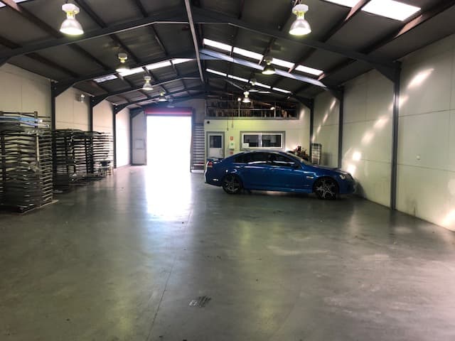 Instant Windscreens Newcastle - Repairs & Tinting glass & glazier work in Broadmeadow