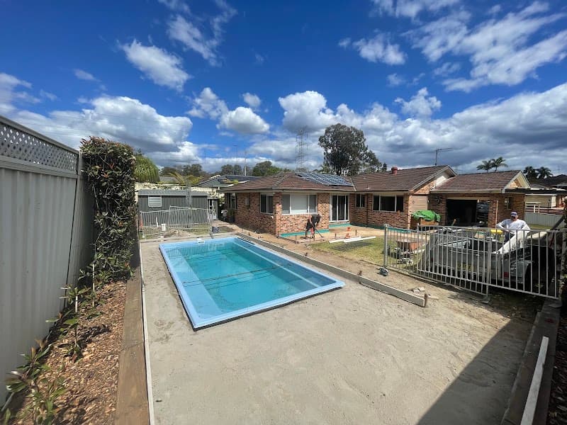Irresistible Pools & Spas pool builder work in Castlereagh