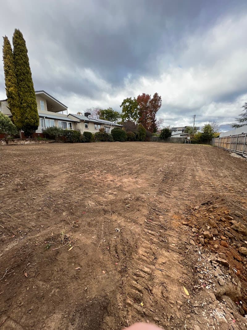 Irwin & Hartshorn demolition work in Hume