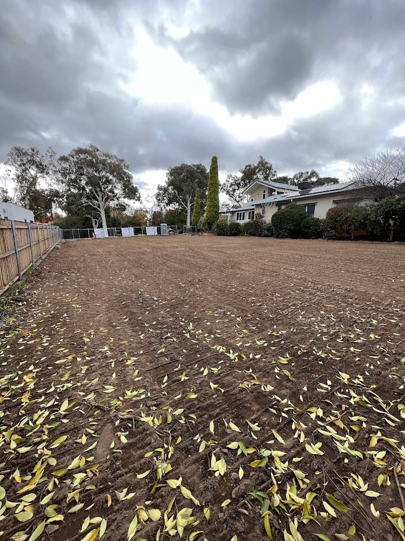 Irwin & Hartshorn demolition work in Hume