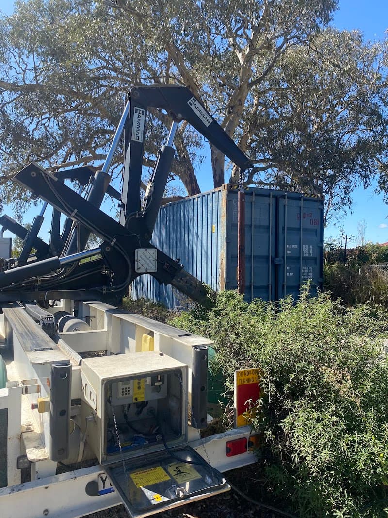 Irwin & Hartshorn demolition work in Hume