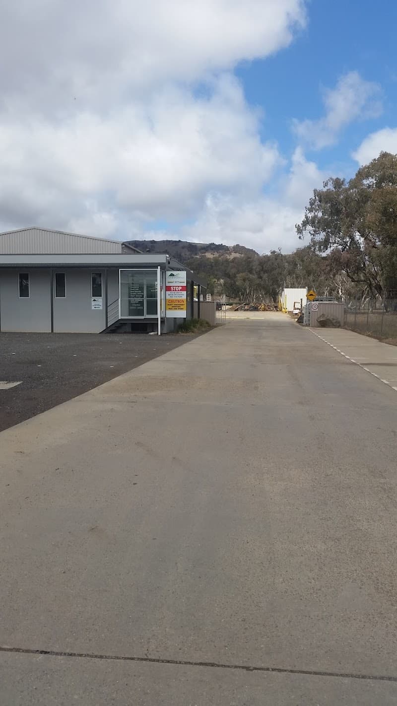 Irwin & Hartshorn demolition work in Hume