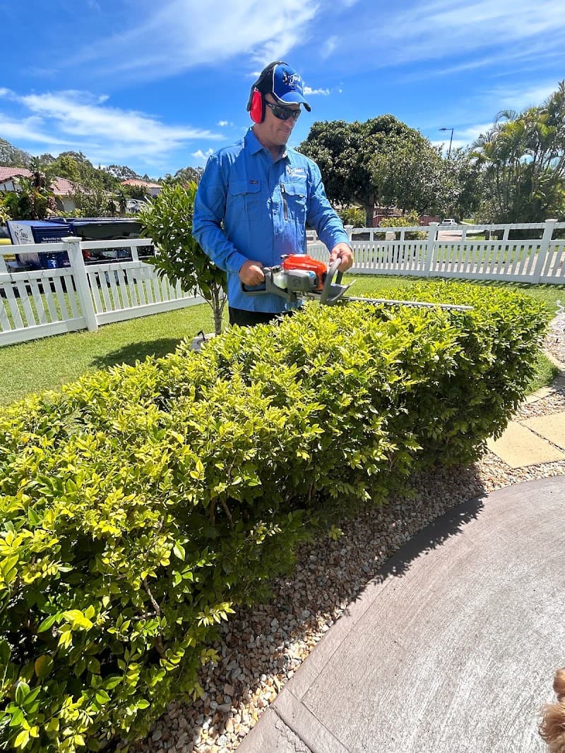 James Home Services Interior Cleaning and Lawn & Garden Care - Townsville cleaning work in Currajong
