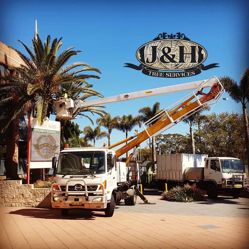 J&H Tree Services tree services work in Glenmore Park