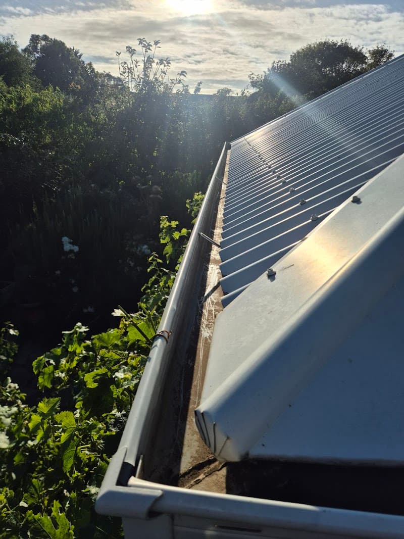 Jazz's Gutter Cleaning PTY.LTD gutter cleaning work in Skye