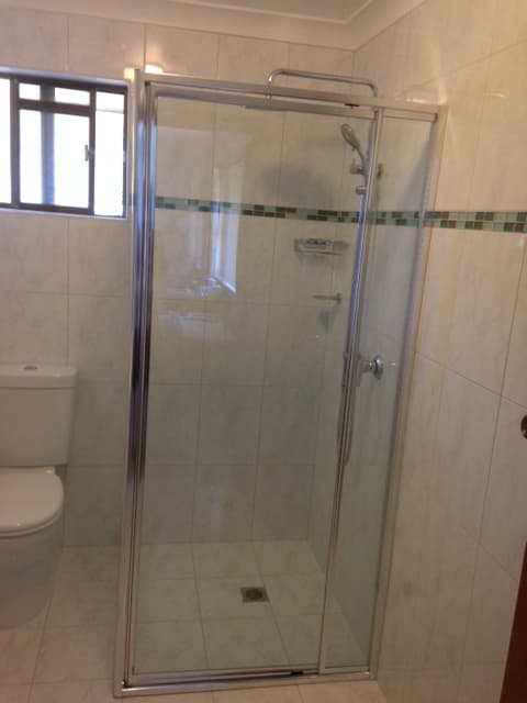 JBL Shower Screens glass & glazier work in Thrumster