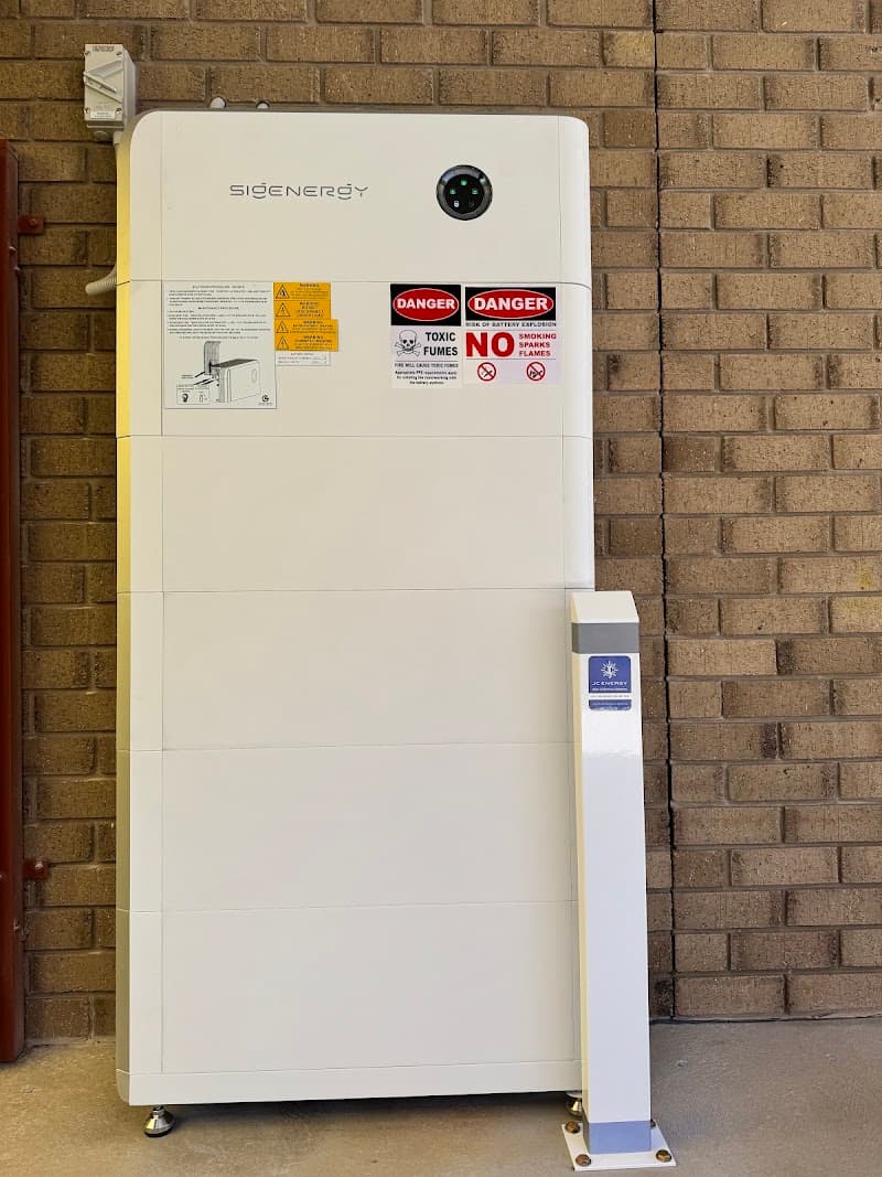 JC Energy solar panel installation work in Para Hills West