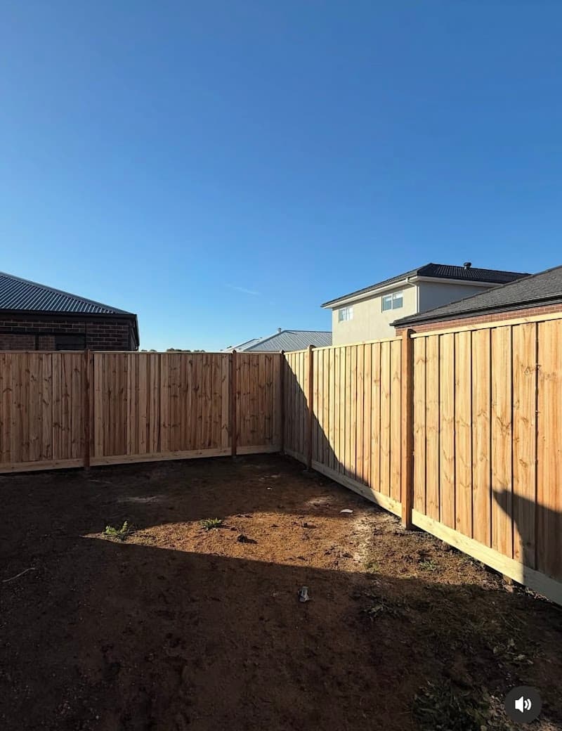 JC FENCING & GATES PTY LTD fencing work in Breakwater