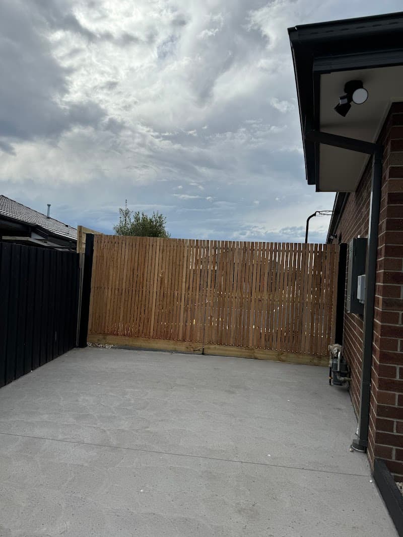 JC FENCING & GATES PTY LTD fencing work in Breakwater