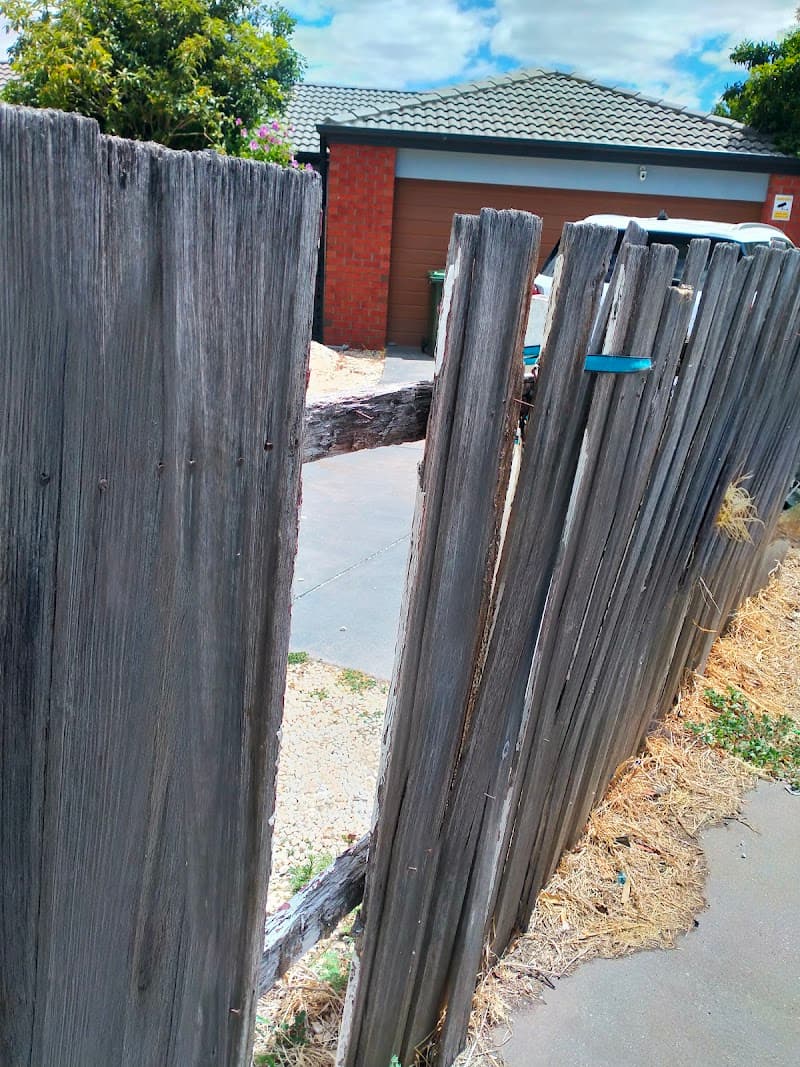 JC FENCING & GATES PTY LTD fencing work in Breakwater