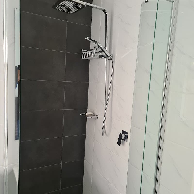 Jeff Tiling bathroom renovation work in Heathridge