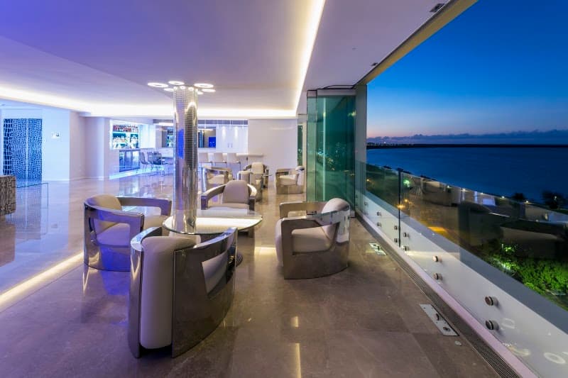 JH Glass Innovation glass & glazier work in Bungalow