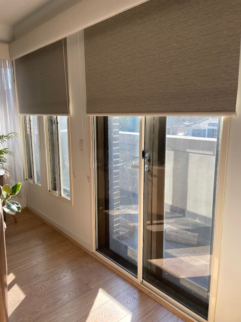 Jim ET. Blinds and Curtains repair, installation and restoration curtains & blinds work in Kew