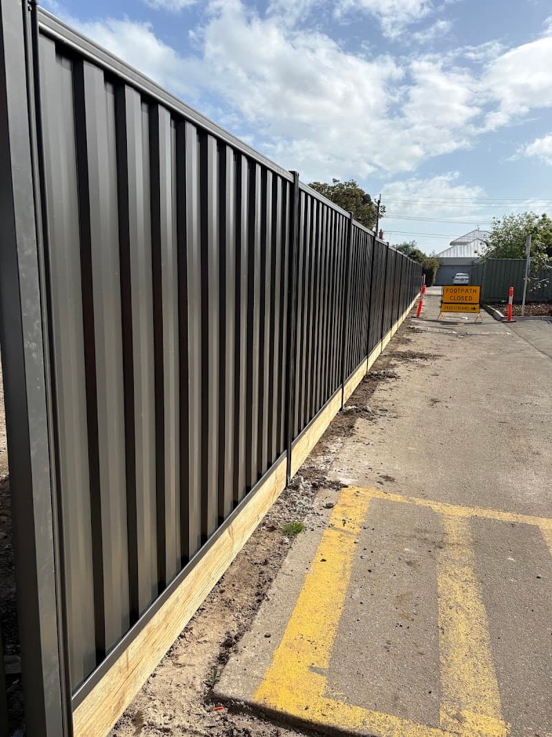 JL chainmesh fencing and maintence fencing work in Melbourne