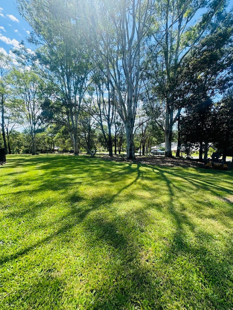 JMAC Mowing Gold Coast lawn care work in Advancetown