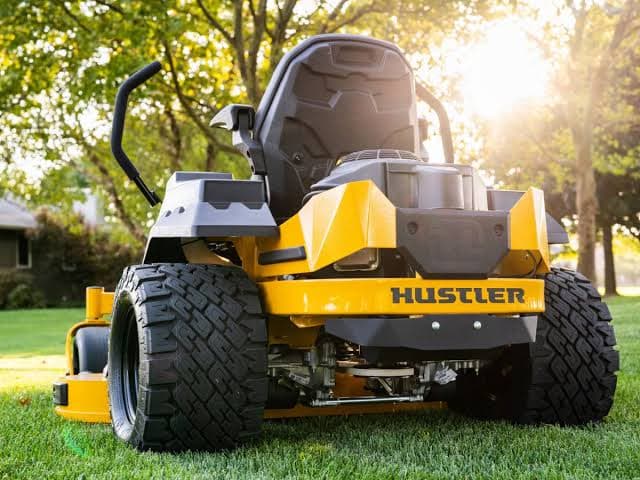 JMAC Mowing Gold Coast lawn care work in Advancetown
