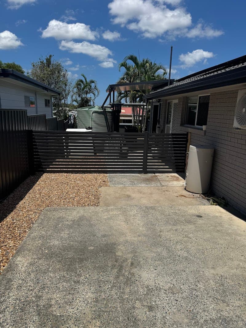 JRC Fencing fencing work in Broadbeach Waters