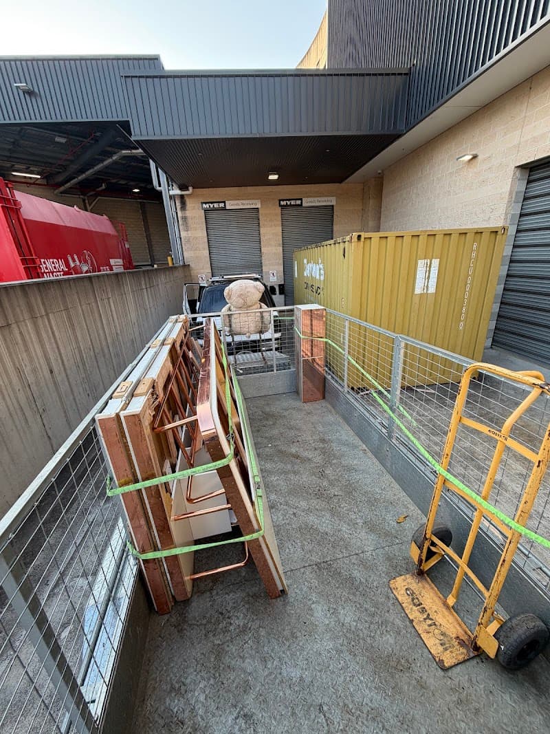 Junk Away Rubbish Removal Sunshine Coast rubbish removal work in Maroochydore