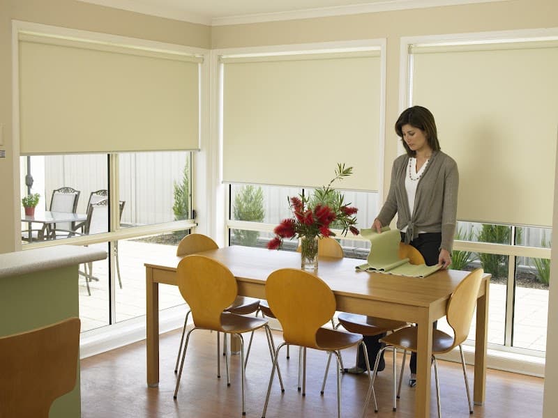 Just Roller Blinds curtains & blinds work in Delacombe