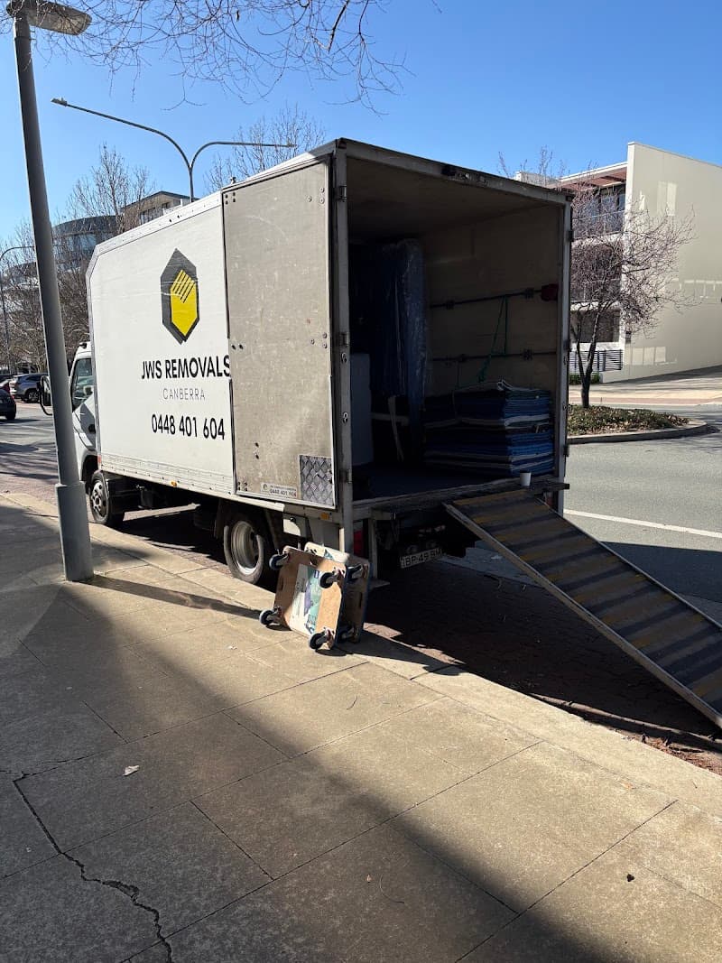 JWS Removals removalist work in Dickson