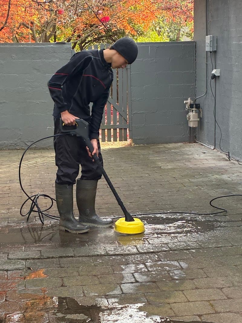 K2 Pressure Washing pressure washing work in Kaleen
