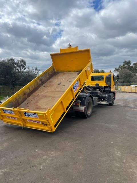 Kartaway Skip Bin Hire Sunshine Coast rubbish removal work in Kunda Park