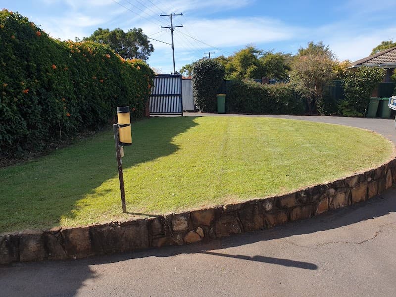 KC & J YARD SERVICE lawn care work in Glenvale