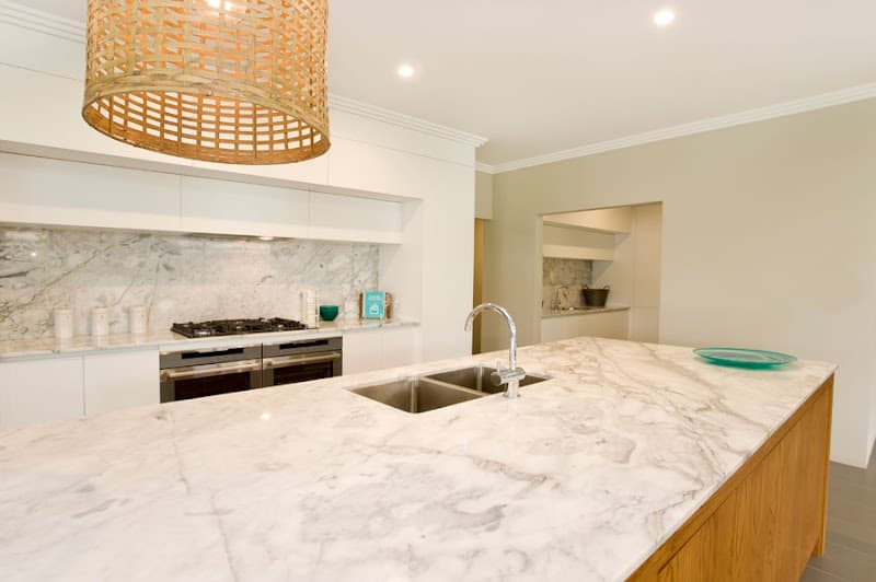 KCM Cabinets & Stone Benchtops carpentry work in Glen Iris