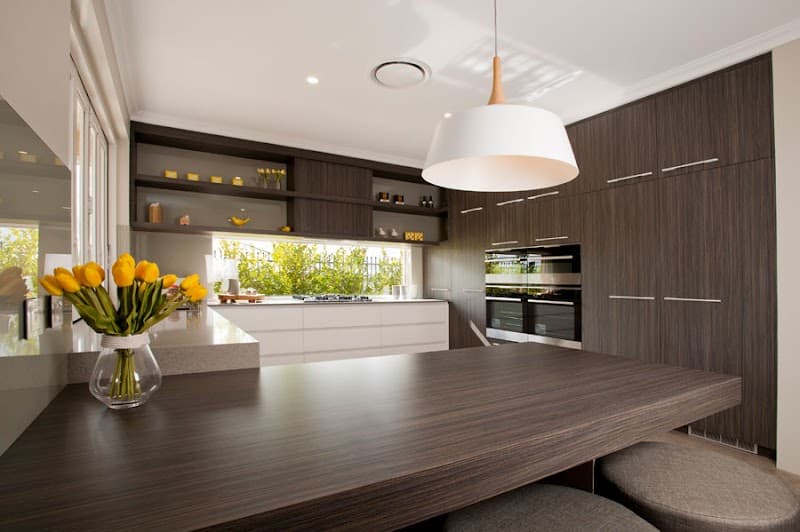 KCM Cabinets & Stone Benchtops carpentry work in Glen Iris