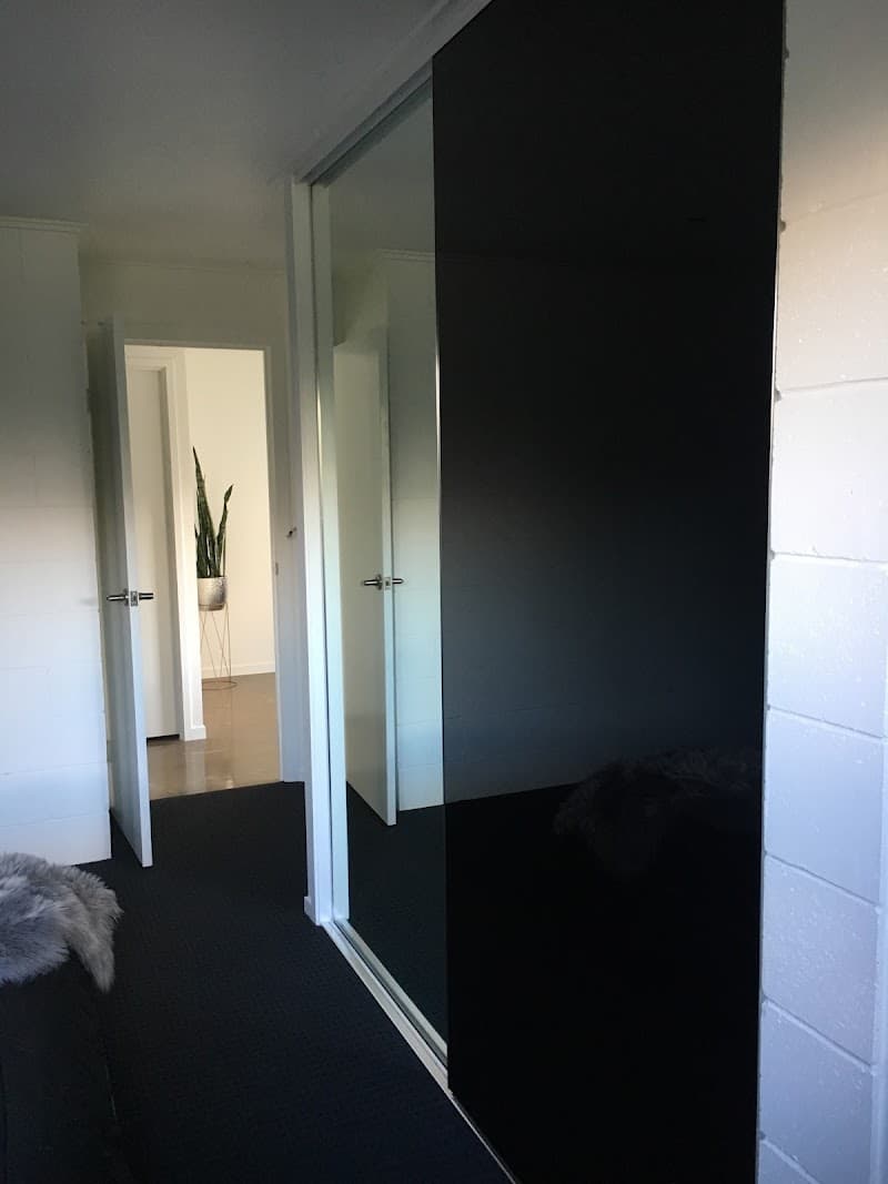 Keilers Glass Worx - Windscreens & Domestic Glazing Service glass & glazier work in Bundaberg Central