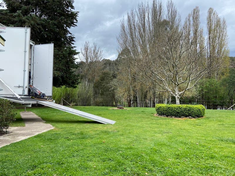 Kevin Hanley Removals and Storage removalist work in North Albury
