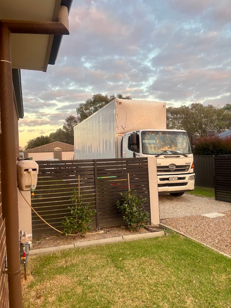 Kevin Hanley Removals and Storage removalist work in North Albury