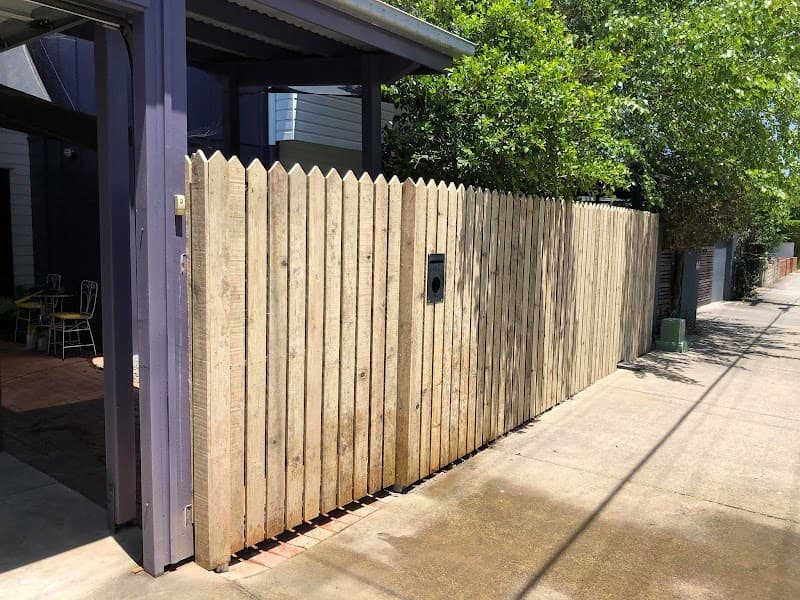 Know A Fence fencing work in Brisbane City