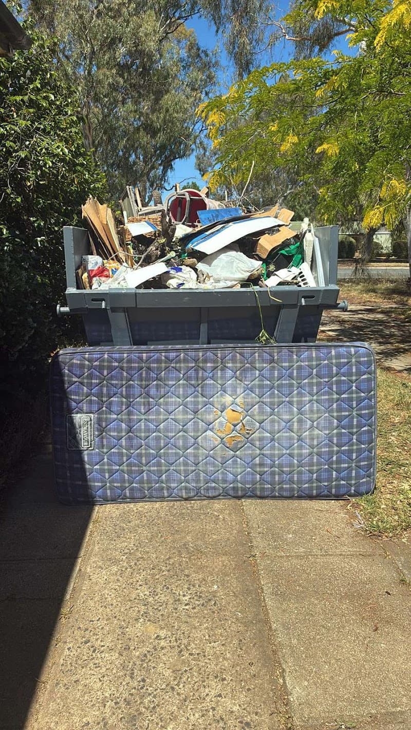 Kong Skip Bins Canberra rubbish removal work in Sutton
