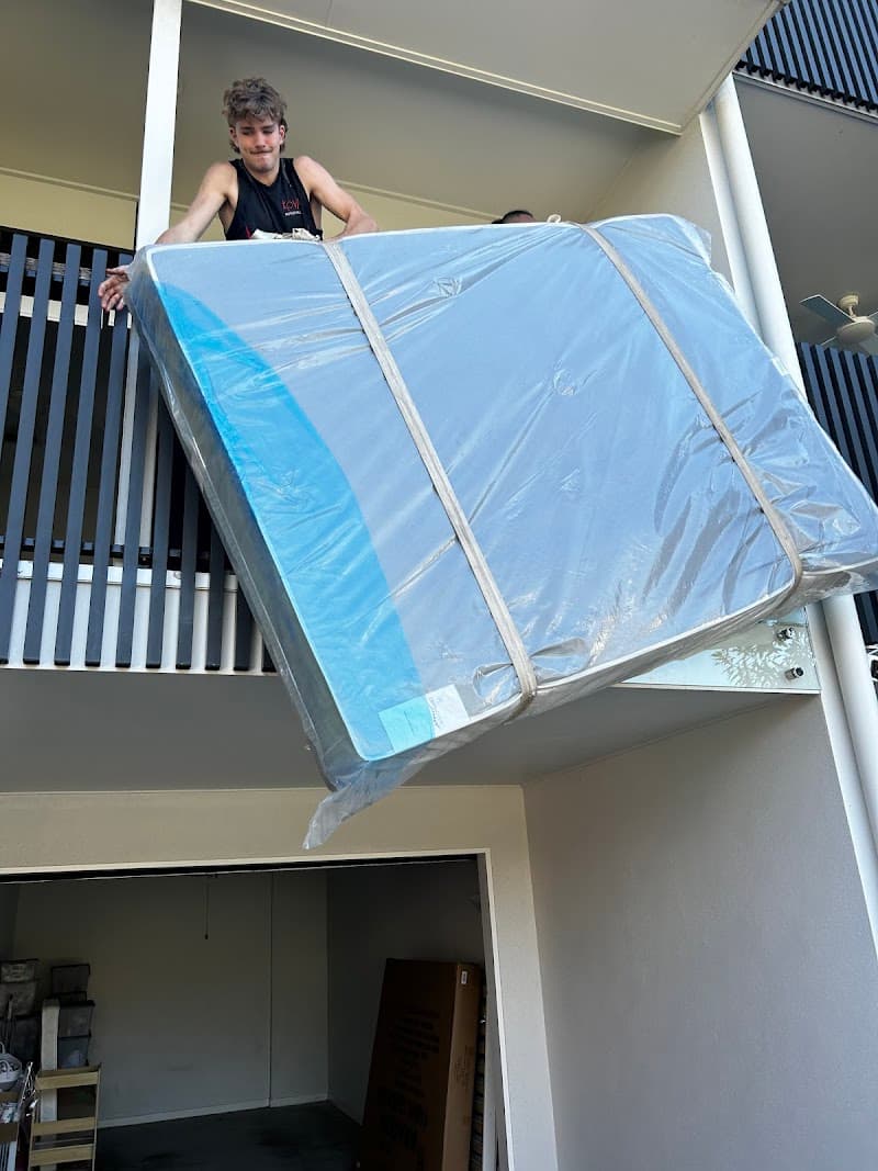 Kova Furniture Removals removalist work in Chandler