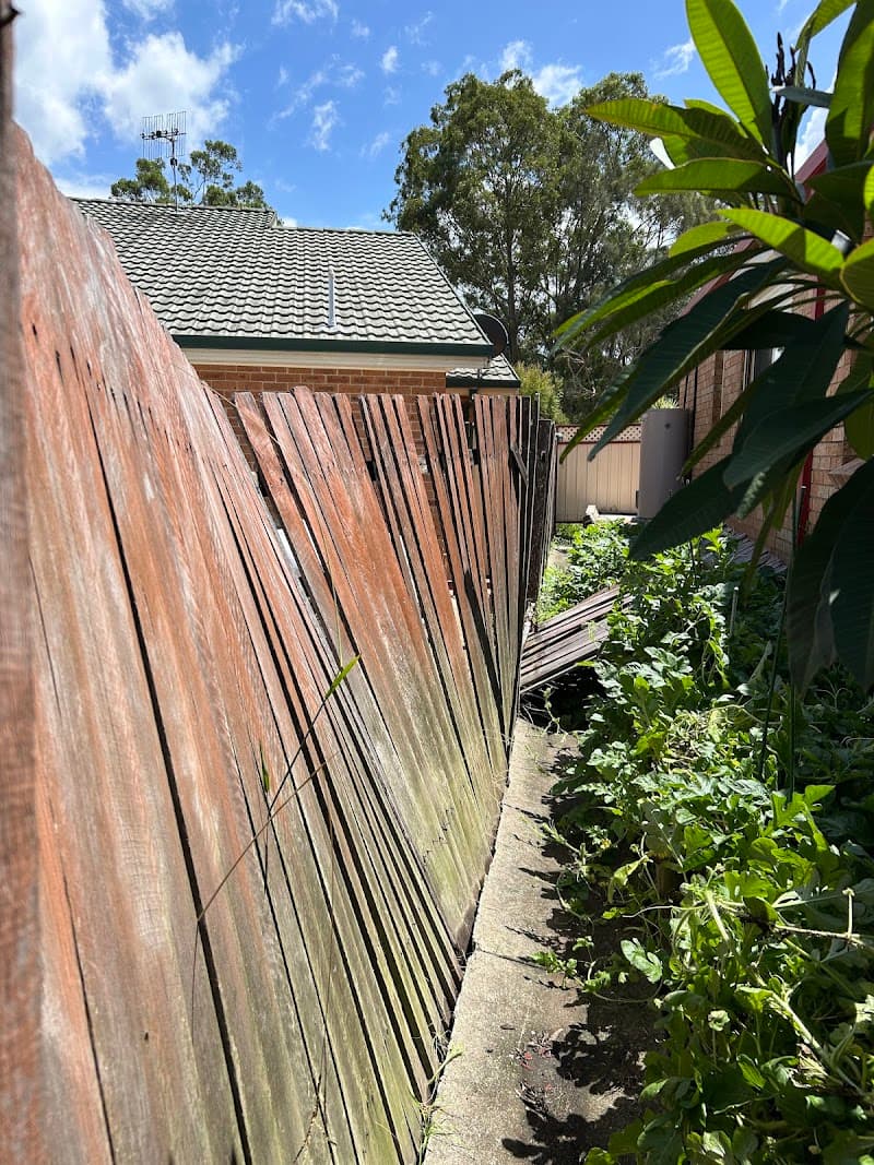 Lake Haven Fencing & Gates fencing work in San Remo