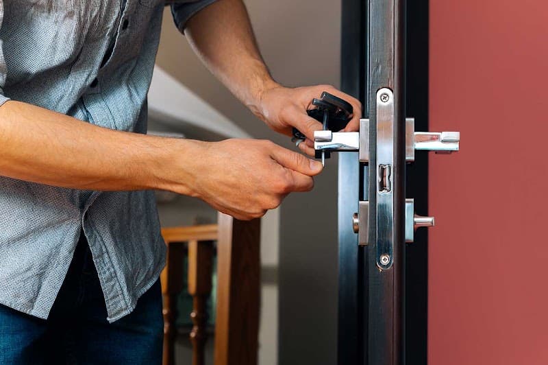 Lakeview Locksmiths locksmith work in Bolton Point