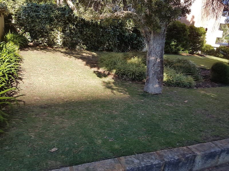 Landscaped Gardens lawn care work in Joondalup