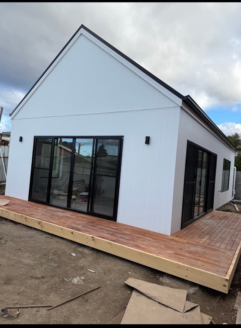 LAVISH PAINTERS & MAINTENANCE PTY LTD painter work in North Hobart