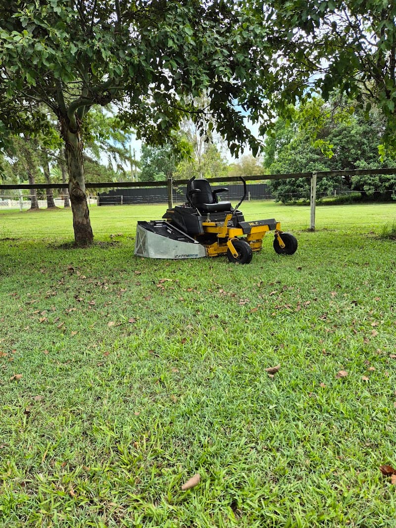 Lawrance Mowing and Maintenance lawn care work in North Ipswich